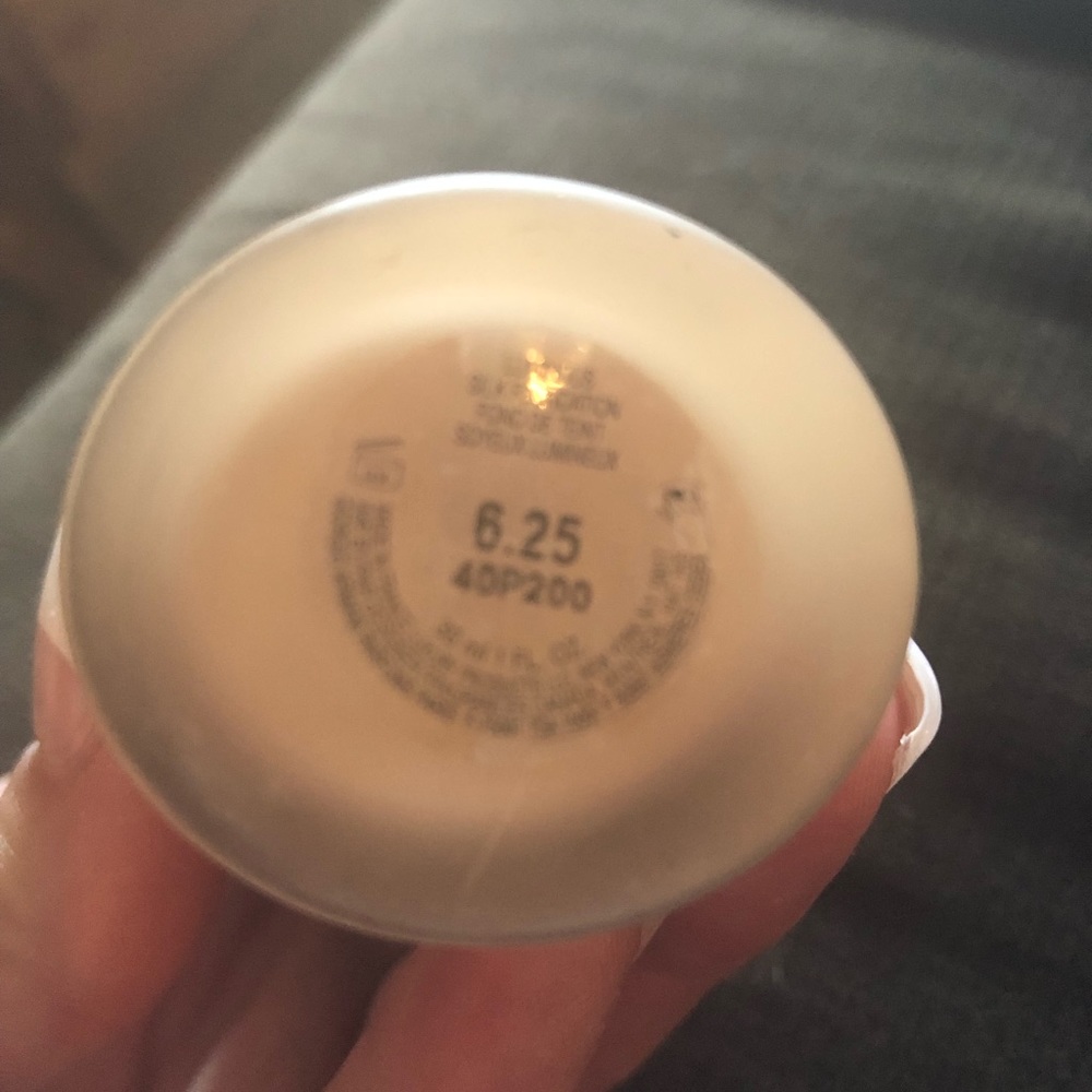 Georgia Armani Luminous Silk Foundation 6.25